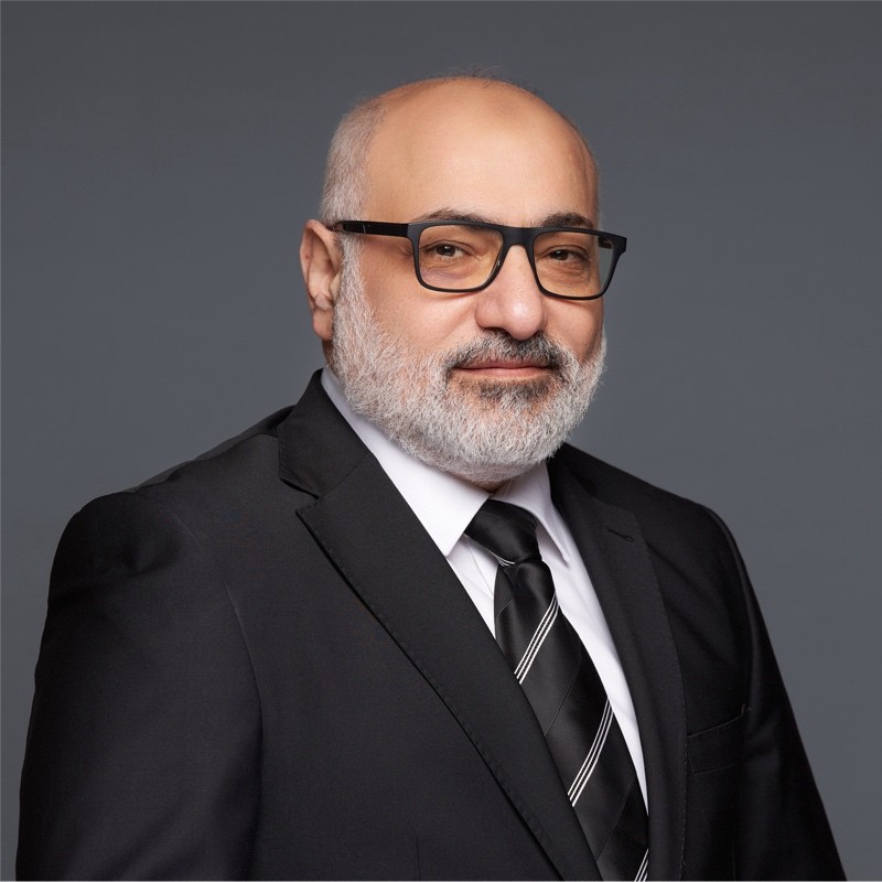 أسامة الأحمر